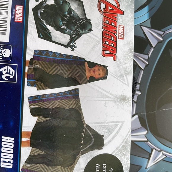 Marvel Avengers Black Panther kids hooded towel NWT - Picture 3 of 7